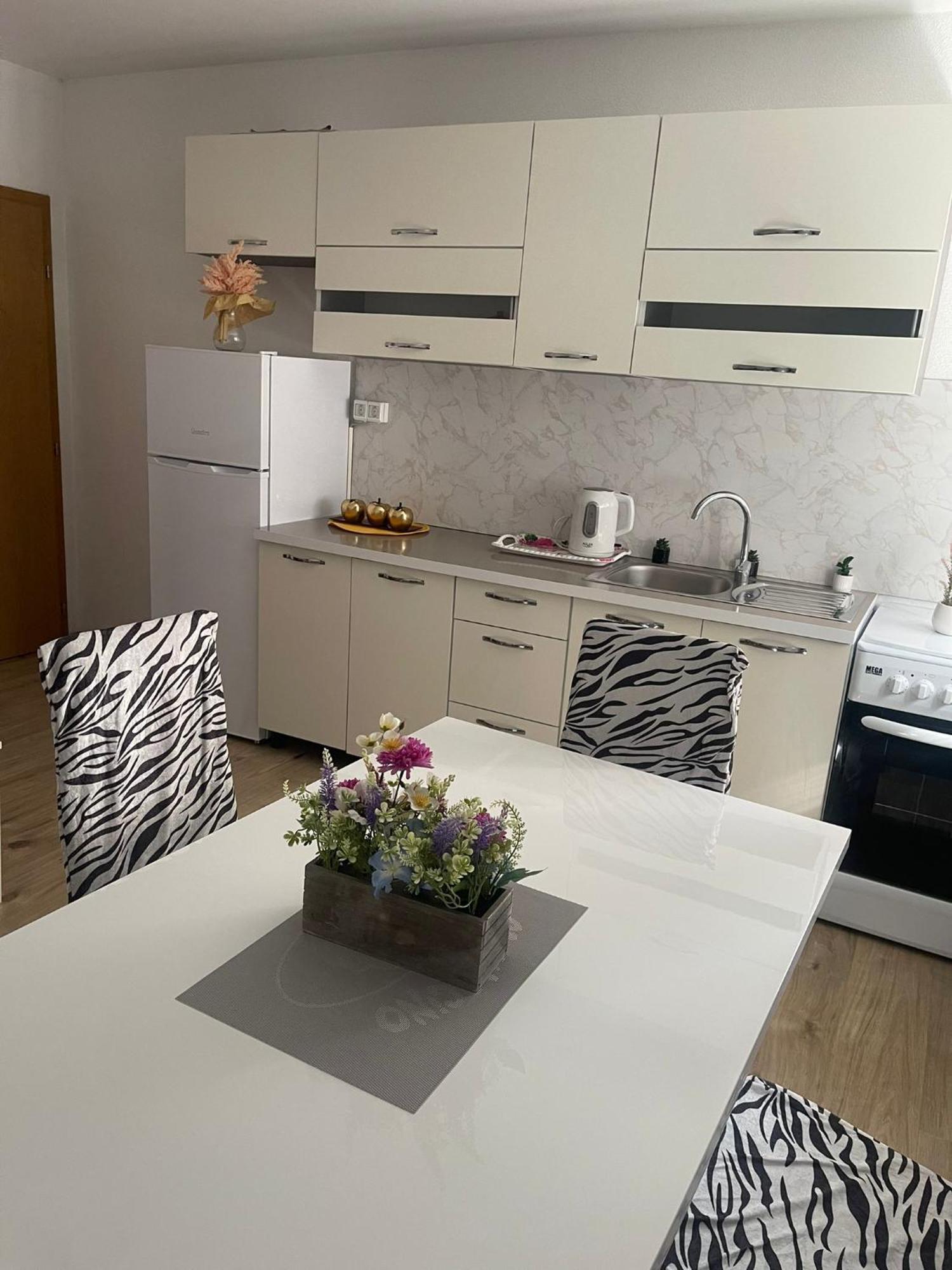 Apartmani Zuti Neum Εξωτερικό φωτογραφία